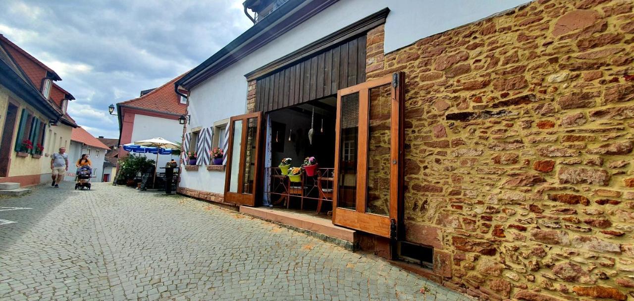 Landgasthaus "Zum Engel" Neuleiningen Esterno foto