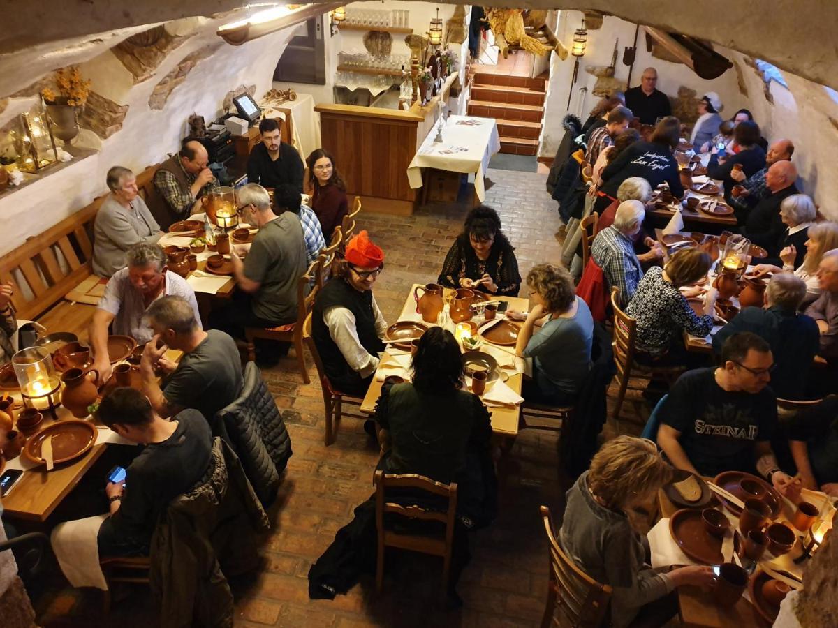 Landgasthaus "Zum Engel" Neuleiningen Esterno foto