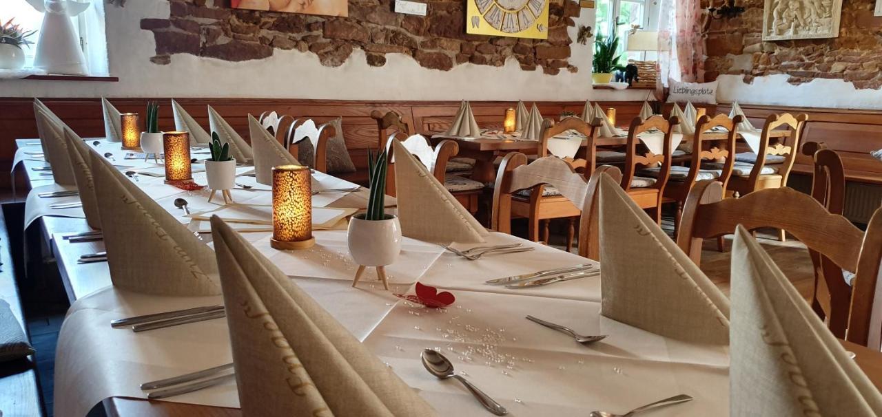 Landgasthaus "Zum Engel" Neuleiningen Esterno foto