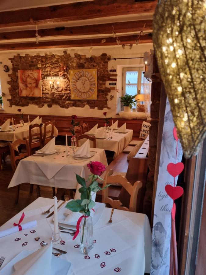 Landgasthaus "Zum Engel" Neuleiningen Esterno foto